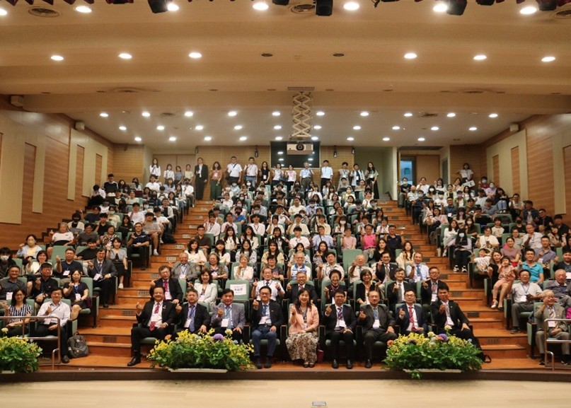 1141018 68週年系慶活動1