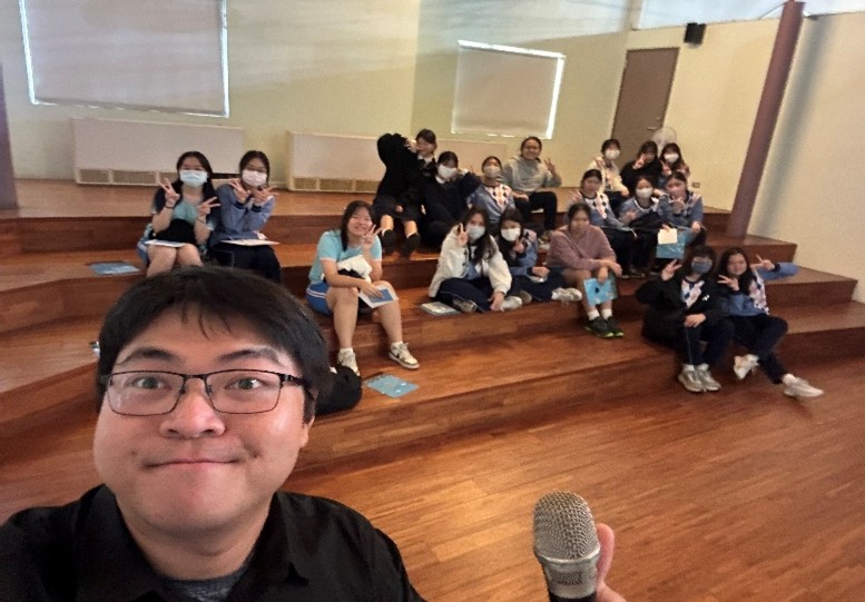 1141226謝侃言老師赴聖功女中2